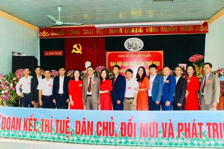 Các đảng viên chi bộ với Đảng uỷ